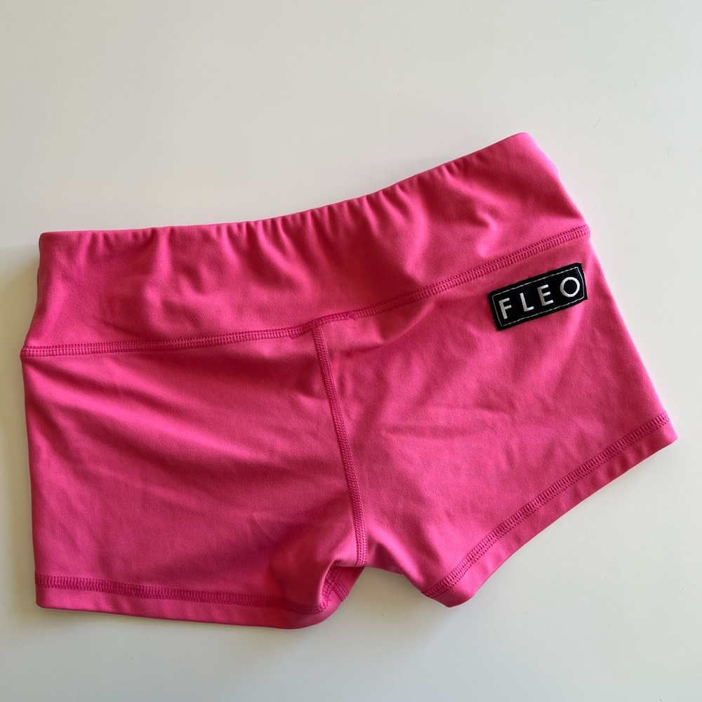 Fleo booty shorts S